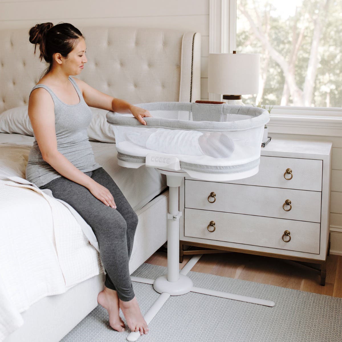 BassiNest® Luxe Swivel Sleeper Bassinet - Image 11