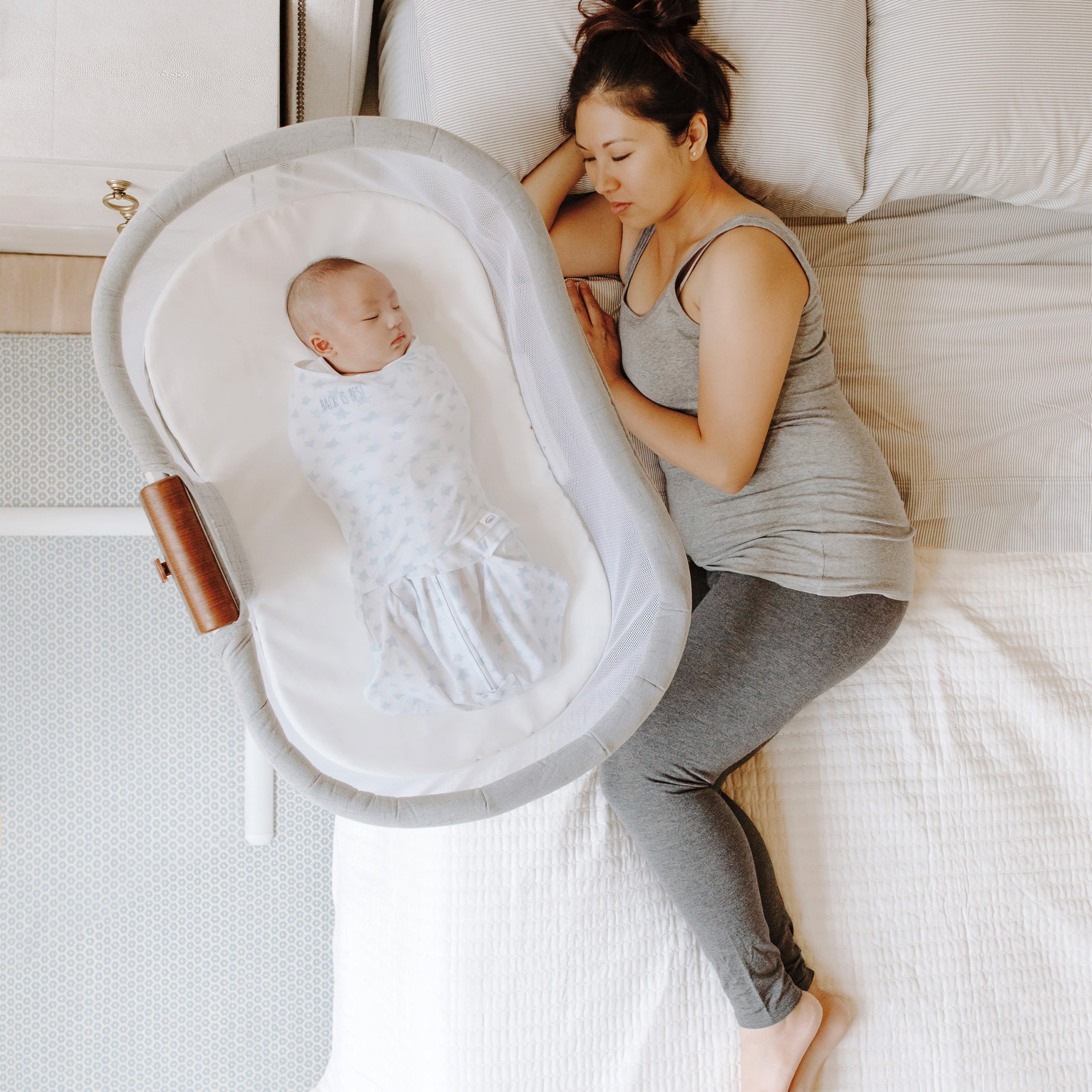 BassiNest® Luxe Swivel Sleeper Bassinet - Image 2