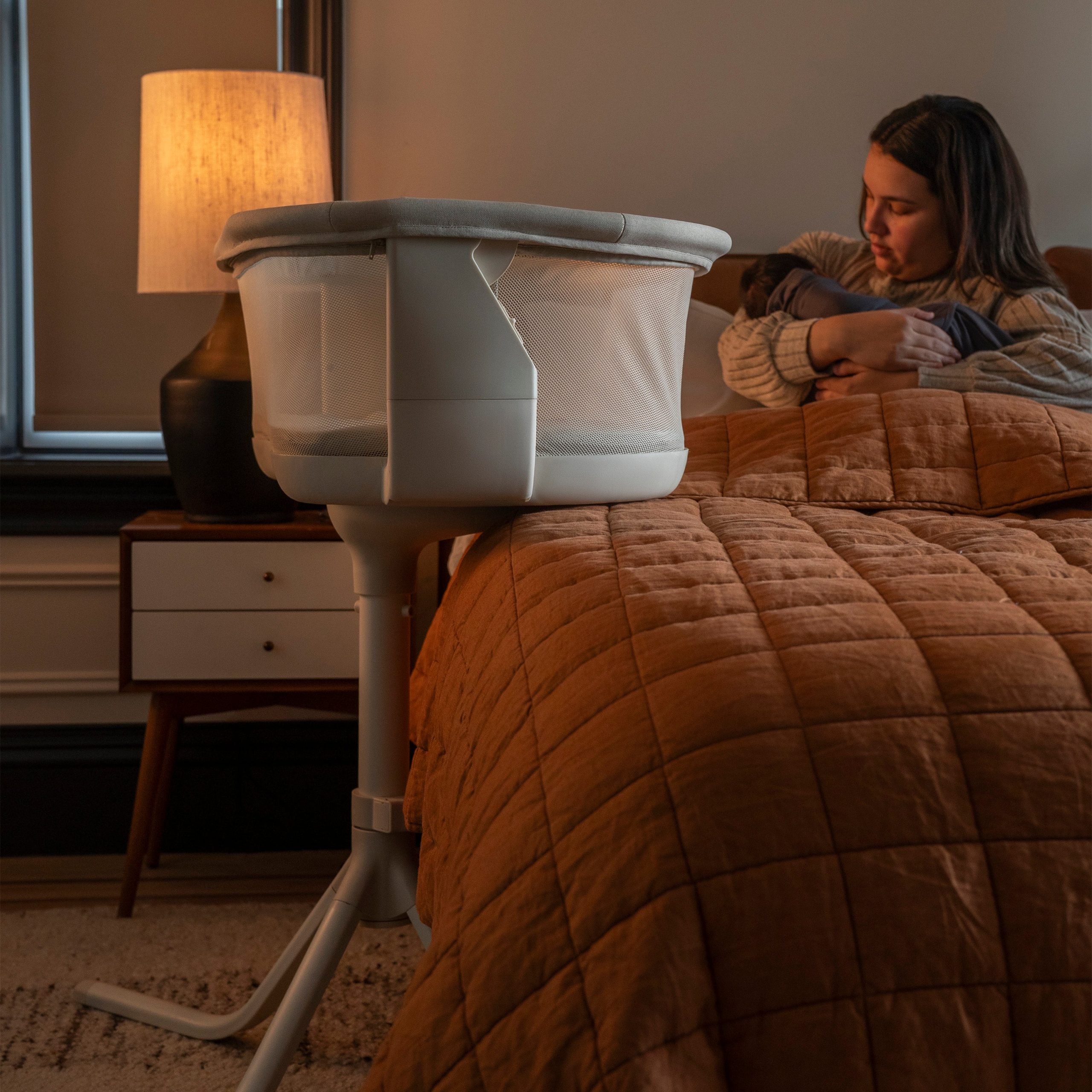 HALO® BassiNest® Swivel Sleeper 4.0 Signature. Baby Bassinet - Image 2