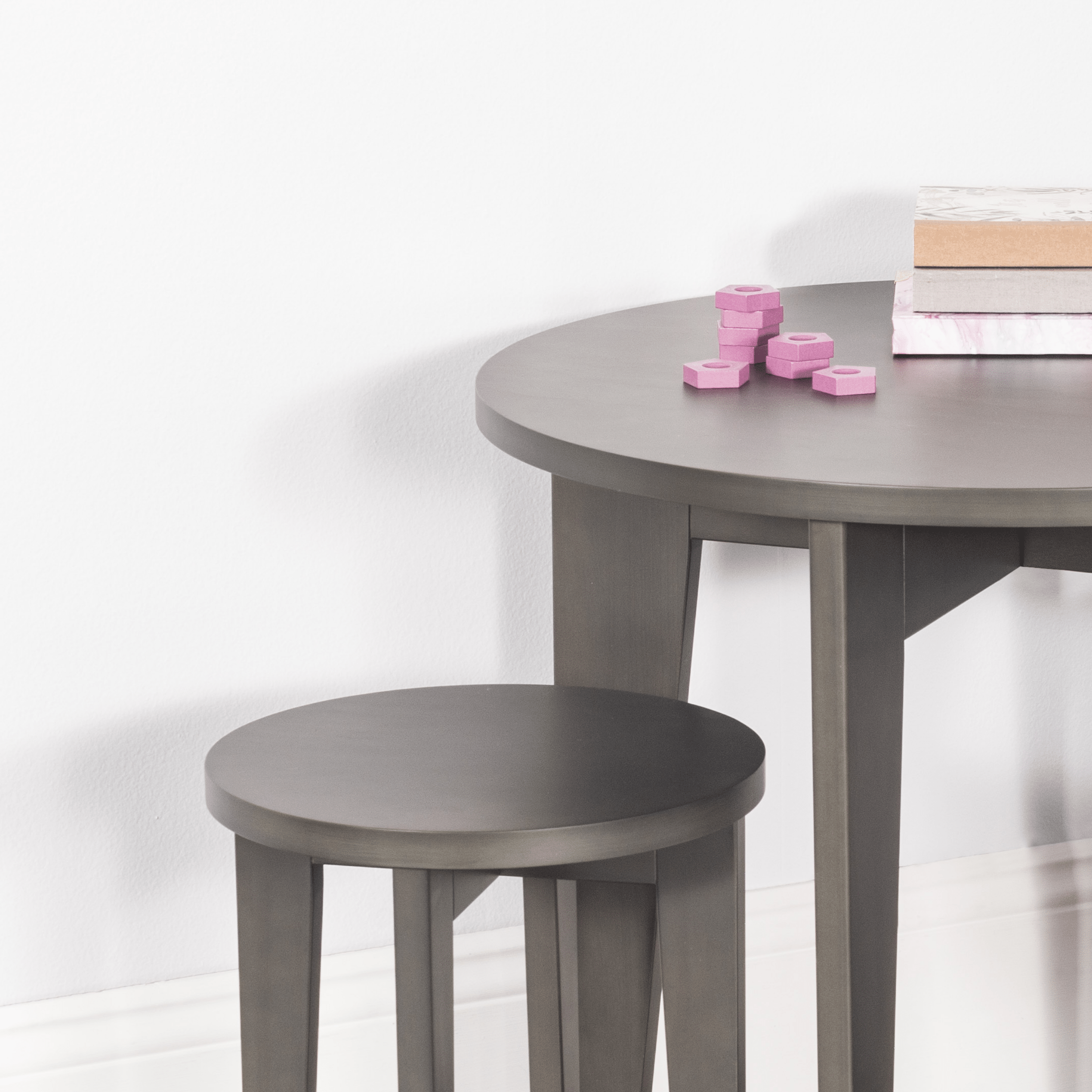 Geo Table and Stools Set. Dapper Gray - Image 3