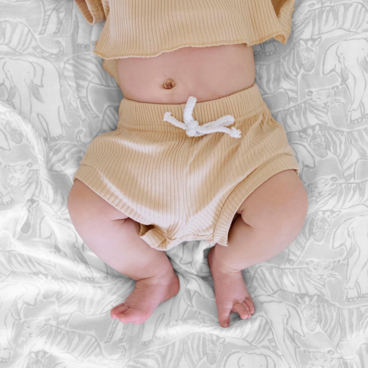 boutique silky soft swaddle blanket 3 pack - Image 2