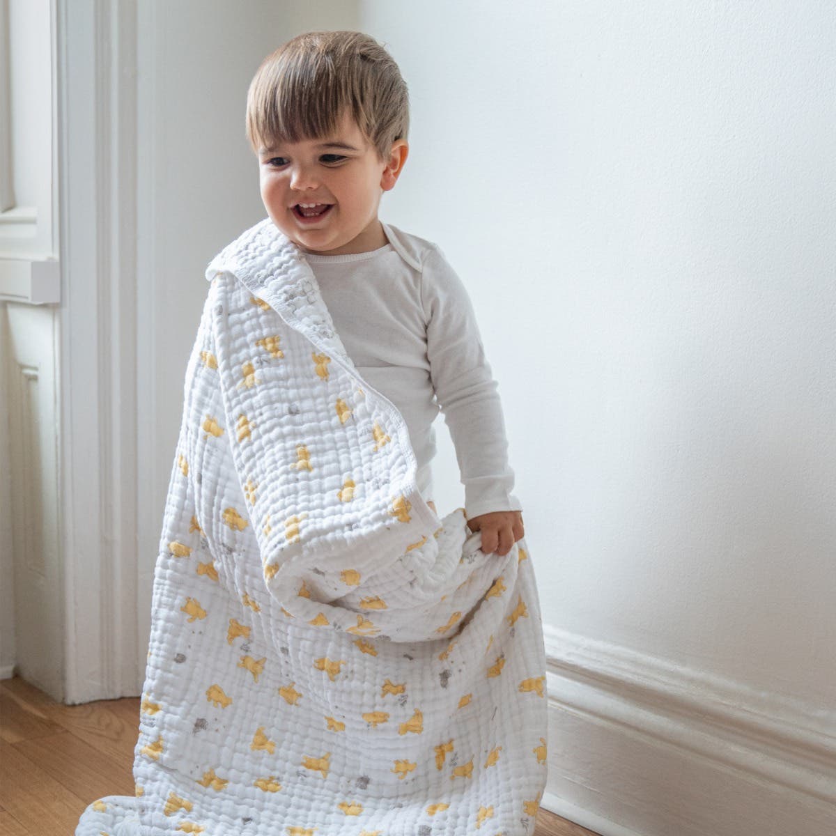 Disney™ Winnie the Pooh essentials cotton muslin dream blanket - Image 2