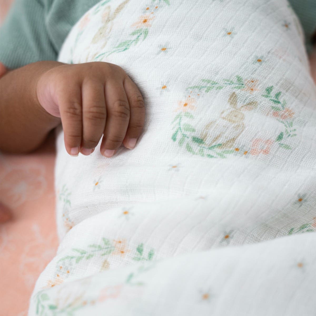 essentials cotton muslin swaddle blanket 2 pack - Image 3